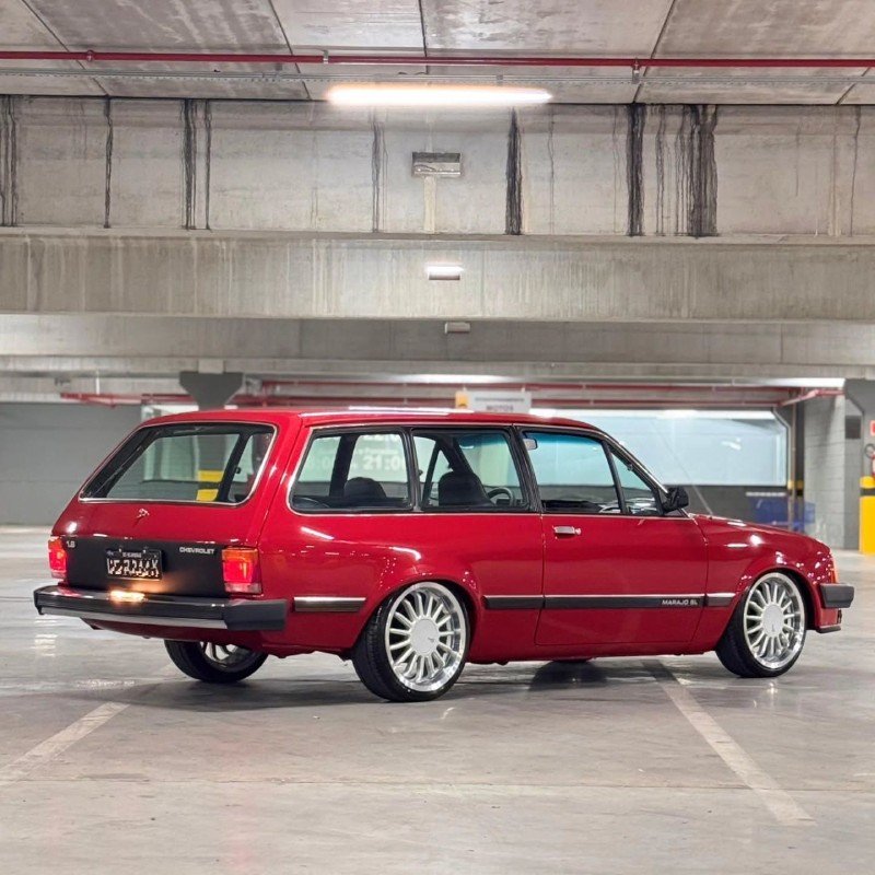 Chevrolet Marajó SL rebaixada — frente 3/4 com spoiler e faróis Cibié