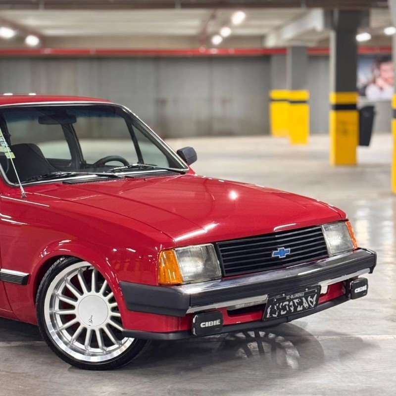 Chevrolet Marajó SL — detalhe do conjunto dianteiro e grade azul Chevrolet